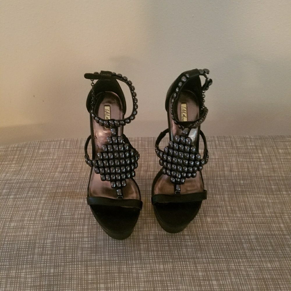 Shoes - Picture 3 of 3